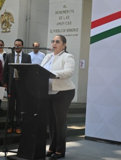 La Secretaría de Educación de Veracruz (SEV) no permitirá el cobro de cuotas escolares en ninguna escuela pública, pues en la entidad veracruzana se está impulsando la gratuidad de la educación en todos sus niveles, aseguró su titular Claudia Tello Espinoza.