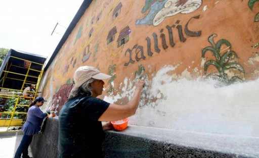 Con el fin de recuperar el espacio público, fortalecer la identidad y celebrar el segundo aniversario de Xallitic como Barrio Mágico, el Ayuntamiento lleva a cabo los trabajos de restauración del mural “El paso de Hernán Cortés por Xalapa”, ubicado en la calle Dr. Rafael Lucio.

