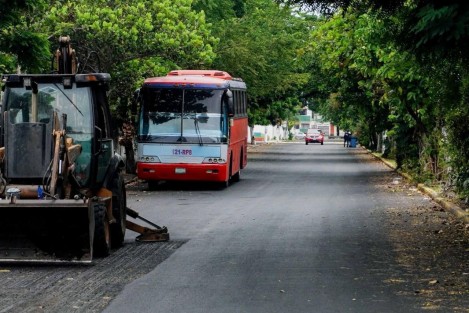 A través de sus redes sociales el alcalde Juan Manuel Unanue compartió imagenes de la rehabilitación  de la avenida Moisés Sáenz con concreto asfáltico y nueva señalética.


