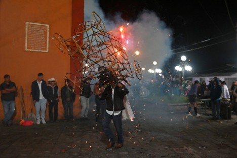 En la víspera de la fiesta en honor a la Virgen de la Asunción, en este municipio se realizan veladas en varias casas, así como la quema de “toritos” encuetados y fuegos pirotécnicos, eventos a los que asisten visitantes de otros municipios y los pobladores de esta localidad.