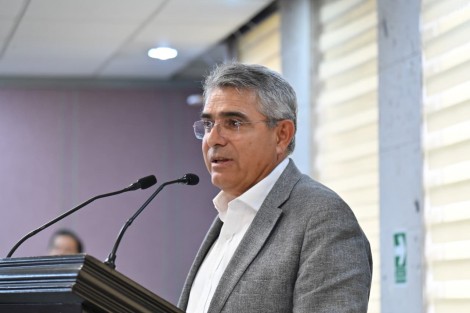 Con motivo del Día del Peatón, que se conmemora cada 17 de agosto, el diputado Miguel Guillermo Pintos Guillén presentó un Anteproyecto de Punto de Acuerdo por el que se exhorta a las autoridades estatales y municipales a emprender acciones en favor de la seguridad vial.

