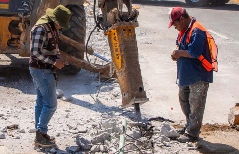 Derivado de los trabajos de rehabilitación de drenaje sanitario que se realizan en la calle Camino a Coapexpan y la calle Alfonso Reyes, a partir de las 7:00 horas de este martes se interrumpirá el tránsito vehicular de Rancho Viejo a Xalapa.