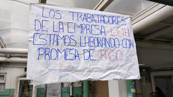 Trabajadores de la empresa privada Limpieza Especializada Industrial Hospitalaria (LEIH), que laboran en el Centro Estatal de Cancerología (Cecan) y el Centro de Alta Especialidad (CAE) Doctor Rafael Lucio, así como en el Hospital Civil Doctor Luis F. Nachón en la ciudad de Xalapa, realizaron un paro de brazos caídos en protesta por la falta de pago de sus salarios y otras prestaciones sociales y económicas a qué tienen derecho y no se les otorga de acuerdo a la ley.