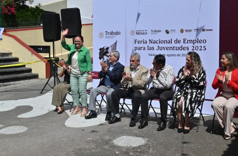 Este martes, se llevó a cabo en Xalapa la Feria Nacional de las Juventudes, donde se ofertaron 787 vacantes que ofrecieron salarios desde el mínimo de 8 mil 480 pesos hasta 40 mil pesos mensuales. 