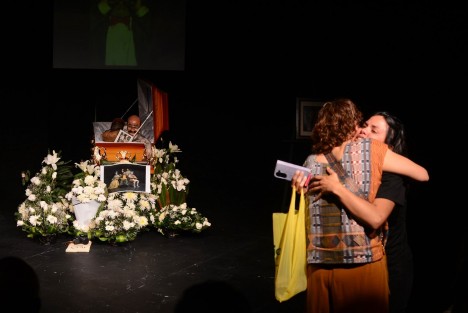 La Universidad Veracruzana este jueves 28 de agosto rindió homenaje  póstumo a Jorge Castillo Rodríguez, pionero del teatro veracruzano, actor, director, docente y fotógrafo, en el Teatro La Caja UV.