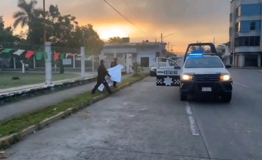 Colocaron,  narco lonas en Poza Rica y Tuxpan 
Una localizada en un edificio abandonado en en puerto y otra en inmediaciones de instalaciones de PEMEX en Poza Rica...
