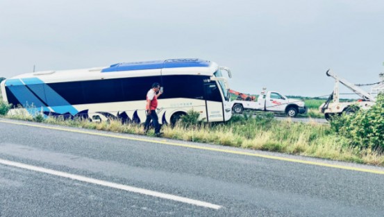 Guardia Nacional  Carreteras, reportó cierre parcial de circulación en Veracruz, por accidente vial cerca  del km 105+000  entre la carretera La Tinaja-Cosoleacaque, la mañana de este domingo.

Se recomienda tomar precauciones 
