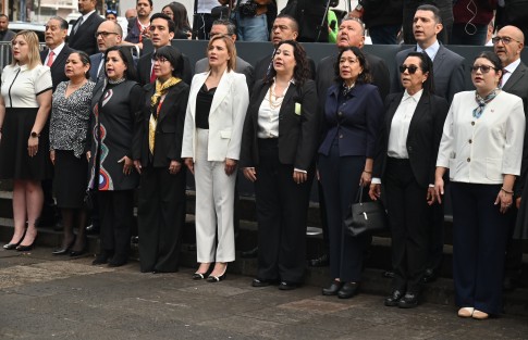 El titular de la Secretaría de Gobierno, Ricardo Ahued Bardahuil, dio inicio a los actos cívicos en honor al Padre de la Patria, Miguel Hidalgo, ante su monumento ubicado en el Parque Los Berros, este 01 de septiembre