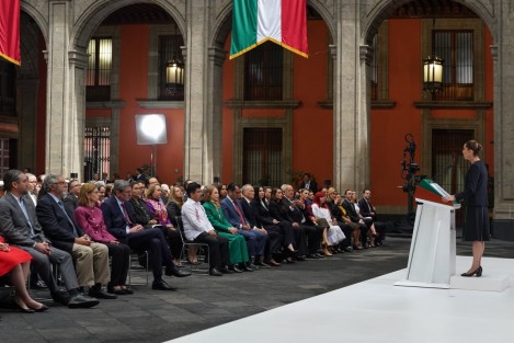 En su Primer Informe de Gobierno, la Presidenta Constitucional de los Estados Unidos Mexicanos, Claudia Sheinbaum Pardo, resaltó que México va bien e irá mejor, ya que es un país libre, independiente, soberano, con un pueblo trabajador y extraordinario.

