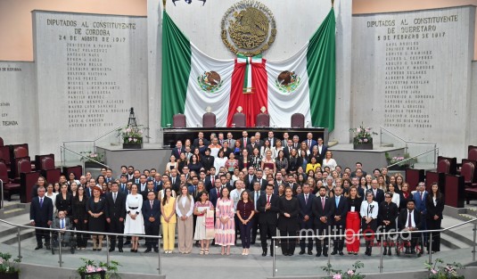 En Sesión Solemne y en representación de la LXVII Legislatura, la presidenta de la Mesa Directiva, diputada Naomi Edith Gómez Santos, tomó la protesta de ley a las magistradas y los magistrados, las juezas y los jueces de Primera Instancia del Poder Judicial de Veracruz, electos mediante el voto popular el 1 de junio pasado, y de igual forma, a las personas designadas por los tres poderes del estado para el Órgano de Administración Judicial.