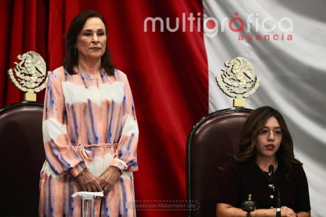 El Pleno de la LXVII Legislatura y la gobernadora del estado Rocío Nahle García fueron testigos de este acontecimiento nunca antes visto en la historia de Veracruz.
Con la Sesión Solemne celebrada este 1 de septiembre, inicia el Segundo Año de Ejercicio Constitucional.
 
