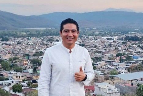 Las autoridades del estado de Guerrero confirmaron el asesinato de Hossein Nabor Guillén, quien se desempeñaba como subsecretario de Política Social en la Secretaría de Bienestar estatal. El funcionario fue atacado a balazos la tarde del 2 de septiembre, mientras transitaba por la carretera Chilpancingo–Tixtla.