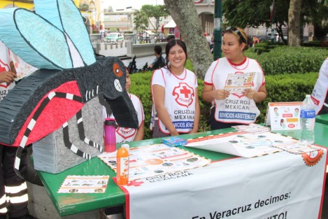 Irene Rashid, Coordinadora Estatal y Local de Cruz Roja Juventud, dio a conocer que, con motivo del centenario de la Cruz Roja, se llevarán a cabo diversas actividades enfocadas en la prevención y el cuidado de la salud.