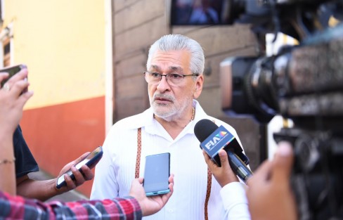 La autoridad municipal es socialmente responsable de los hechos lamentables que recientemente se registraron  en Xallitic, por lo que además de que se trabaja en diversos proyectos de intervención urbana, se reforzarán las actividades de integración familiar en los Centros Comunitarios, dio a conocer el alcalde Alberto Islas Reyes.

