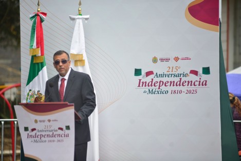 El Consejo Empresarial Metropolitano de Xalapa participó en la guardia de honor al monumento de Miguel Hidalgo y Costilla, en el parque Los Berros.