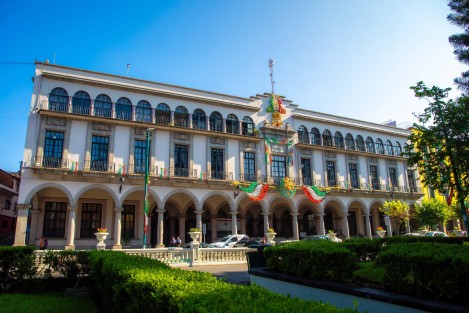 Por la conmemoración del 215 aniversario del inicio de la Independencia de México, y en apego a las Condiciones Generales de Trabajo que rigen al personal municipal, el lunes 15 y martes 16 de septiembre son días de descanso para el personal sindicalizado, por lo que el Palacio Municipal permanecerá cerrado.


