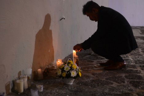 En el marco del Día Internacional para la Prevención del Suicidio, ciudadanos xalapeños se unieron a una iniciativa que busca transformar el Puente de Xallitic en un símbolo de esperanza y conciencia. La acción surge tras los lamentables acontecimientos registrados en las últimas semanas, y tiene como objetivo invitar a la reflexión, promover la empatía y alentar a quienes atraviesan momentos difíciles a buscar apoyo.