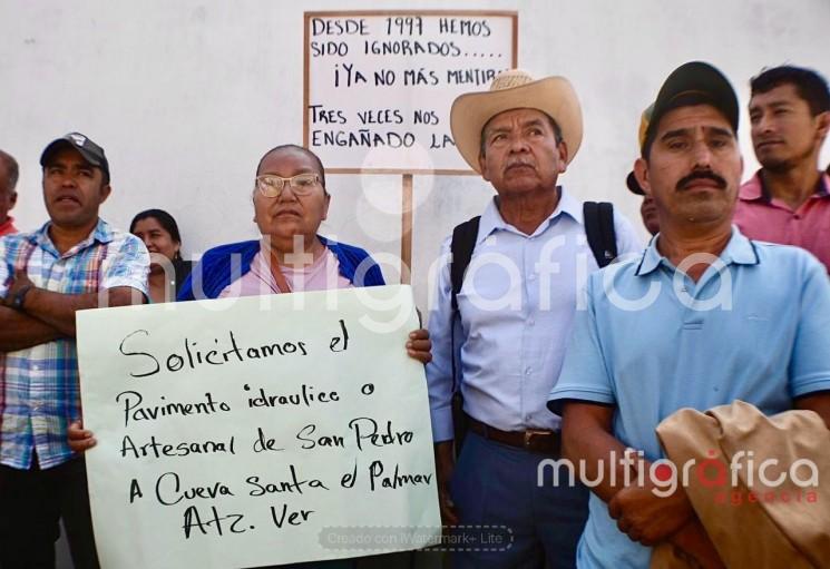 Protestaron en la SIOP para exigir obras en la zona serrana de Atzalan 