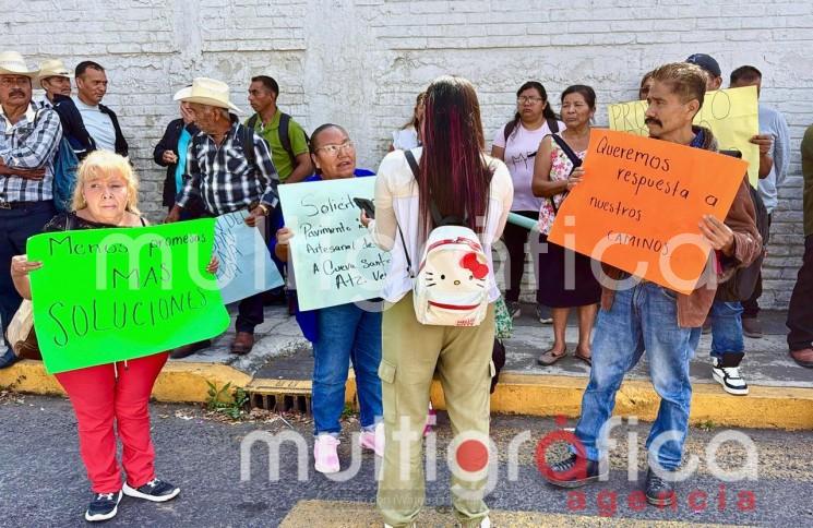 Habitantes de Atzalan, Altotonga y Misantla exigen a la SIOP rehabilite carretera San Pedro Buenavista-Plan de Arroyos