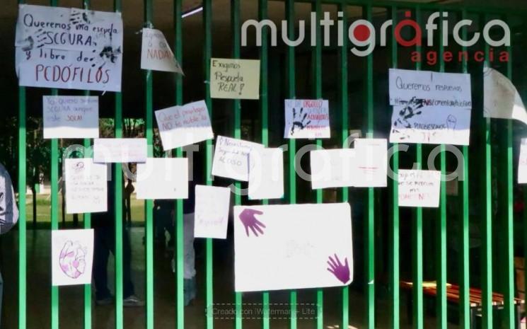 ?
Estudiantes toman la Preparatoria  Joaquín Ramírez Cabañas en Coatepec; acusan a docente de acoso y exigen su destitución
