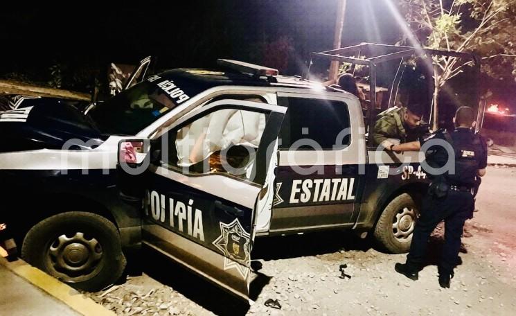 Choque entre patrulla de la Policía Estatal y vehículo particular deja tres oficiales lesionados en la entrada de La Concha.