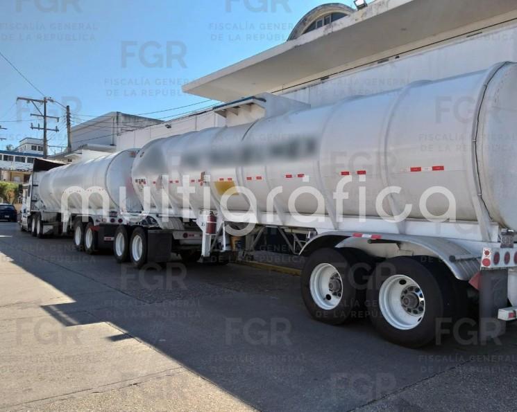 FGR obtiene sentencia contra dos personas por transporte ilegal de 68 mil litros de hidrocarburo en Acayucan