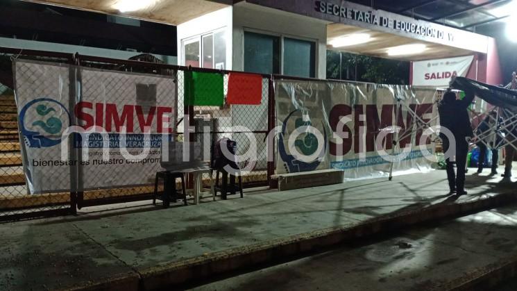 Toman agremiados de SIMVE varias oficinas de la SEV, exigen atención a diversas demandas