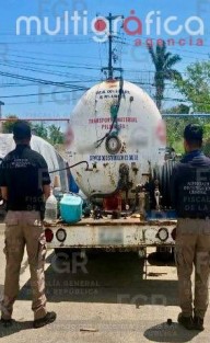 ?
En cateo, FGR asegura más de 11 mil 900 litros de gas l.p., dos tanques y un autotanque en Tuxpan, Veracruz 