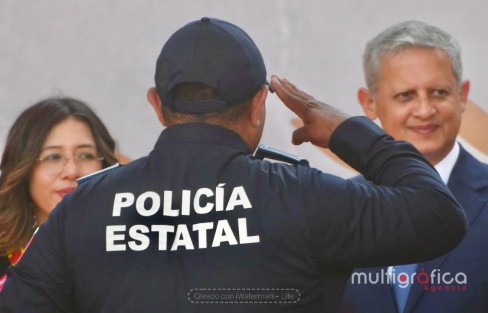 En el marco del Día del Policía Veracruzano, la gobernadora Rocío Nahle García anunció el fortalecimiento a la seguridad pública con un paquete que incluye la adquisición de cuatro helicópteros —dos que llegarán este año y dos más en 2027— y la incorporación de 82 nuevas patrullas.