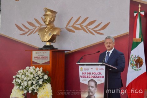 En el marco del Día del Policía Veracruzano, la gobernadora Rocío Nahle García anunció el fortalecimiento a la seguridad pública con un paquete que incluye la adquisición de cuatro helicópteros —dos que llegarán este año y dos más en 2027— y la incorporación de 82 nuevas patrullas.
