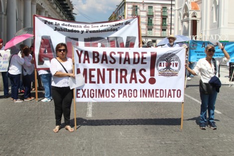 AJUPIV retoma manifestación en Xalapa; exige aseguradora y pago de seguros de vida