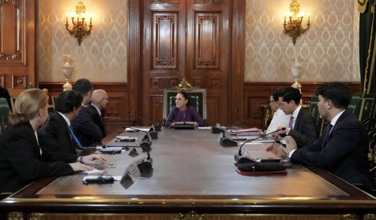 Presidenta Claudia Sheinbaum se reúne con el Alto Comisionado de las Naciones Unidas para los Derechos Humanos, Volker Türk

Tuvimos una muy buena conversación y acordamos vías de colaboración. El respeto y promoción de los derechos humanos en nuestro país es un objetivo común, puntualizó
Presidencia de la República 