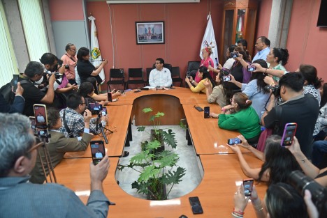 El presidente de la Junta de Coordinación Política (Jucopo) del Congreso del Estado de Veracruz, Esteban Bautista Hernández, informó que será en una próxima sesión cuando se analice la solicitud enviada por la gobernadora para la enajenación de ocho aeronaves, las cuales —dijo— podrían representar un riesgo debido a su antigüedad.