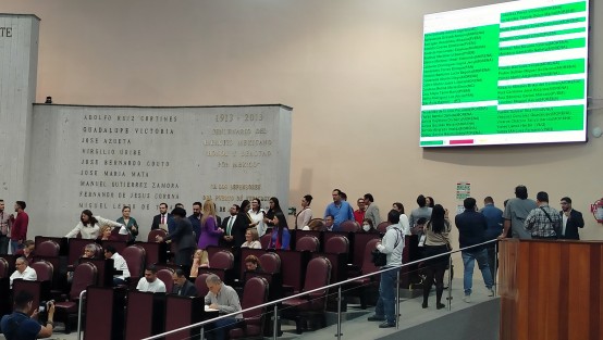 Por tercera ocasión en el actual periodo de sesiones, diputados de MORENA y sus aliados rompieron el quórum y provocaron la suspensión anticipada de la sesión de este jueves.
