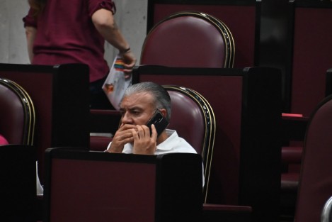 Por tercera ocasión en el actual periodo de sesiones, diputados de MORENA y sus aliados rompieron el quórum y provocaron la suspensión anticipada de la sesión de este jueves.
