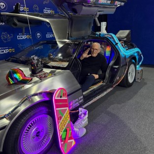 Viajó del pasado al futuro y aterrizó en el presente: Doc Brown llegó a México