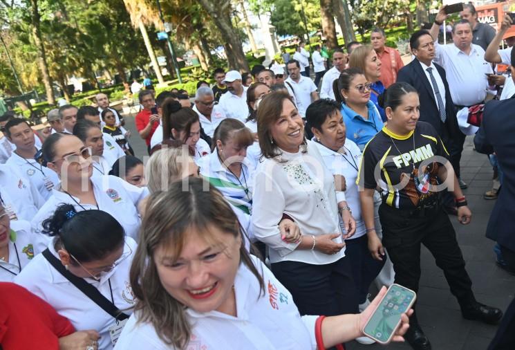 La gobernadora de Veracruz, Norma Rocío Nahle García, afirmó en el marco del Día del Trabajo que en la entidad -hay trabajadores de primera- y destacó la unidad entre autoridades y sindicatos, al tiempo que anunció avances en la regularización laboral y la incorporación de nuevas unidades de transporte público.