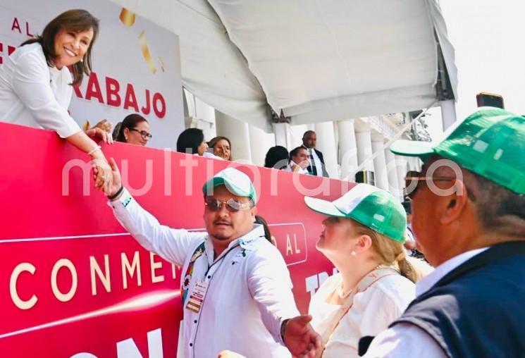 SIMEV presente en el desfile del 1° de mayo en Xalapa; destaca unidad del magisterio veracruzano
En el marco del desfile conmemorativo por el Día del Trabajo, el Sindicato Magisterial del Estado de Veracruz (SIMEV) participó con la presencia de más de 300 afiliadas y afiliados provenientes de distintas delegaciones que integran esta organización sindical.