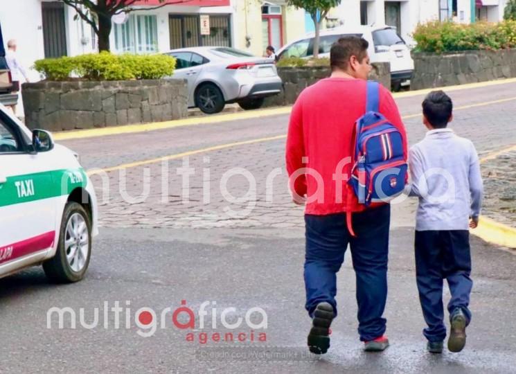 Padres de familia advierten afectaciones por recorte al calendario escolar 2025-2026