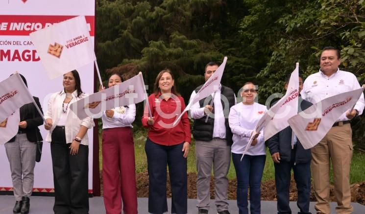 Inicia Gobierno del Estado pavimentación del camino Magdalena–Tequila en la Sierra de Zongolica