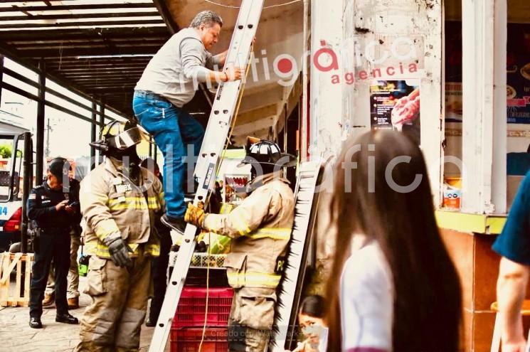 Evacuan a locatarios del Mercado San José tras presunta fuga de gas 