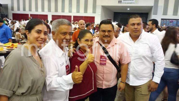 Rocío Nahle entrega medallas a docentes veracruzanos