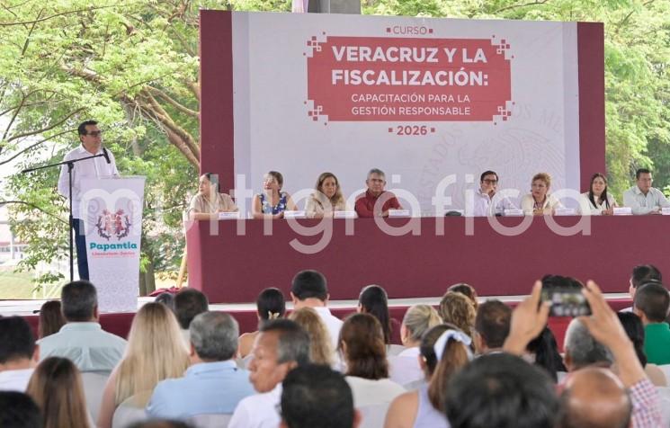 Llama Congreso a municipes a actuar con transparencia y rectitud