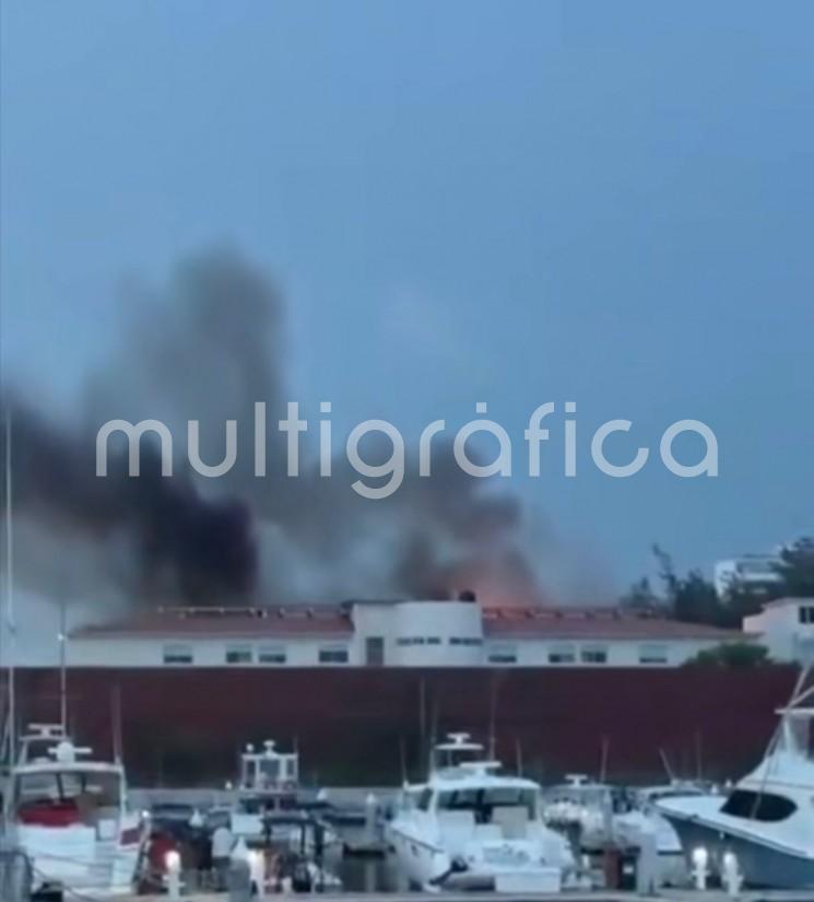 Sofocan incendio en Escuela Náutica Mercante; valoran a tres estudiantes por inhalación de humo