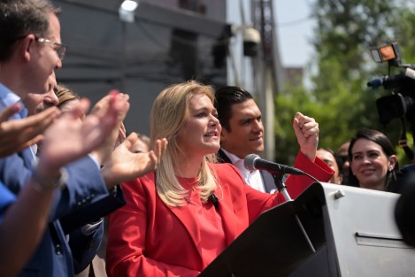 Maru Campos se presenta a comparecer ante la FGR en CDMX