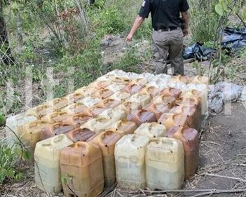FGR investiga, luego del aseguramiento de más de cuatro mil 500 litros de hidrocarburo