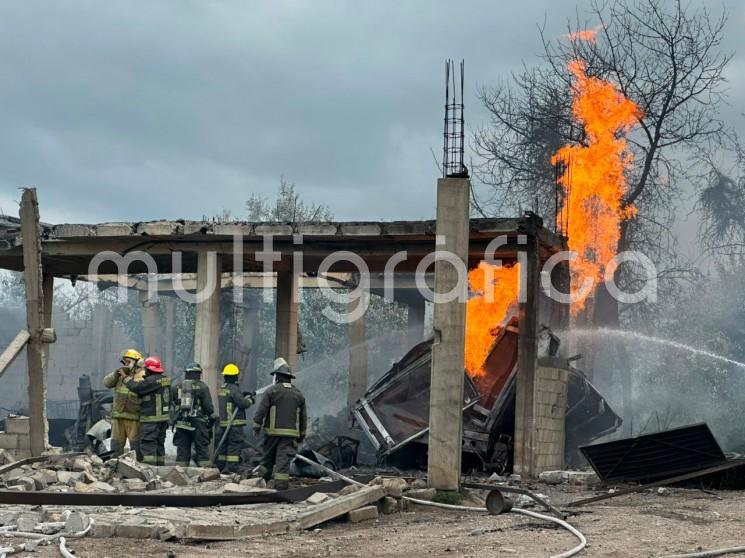 Explotan cuatro cisternas de gas LP en Tepeaca, Puebla