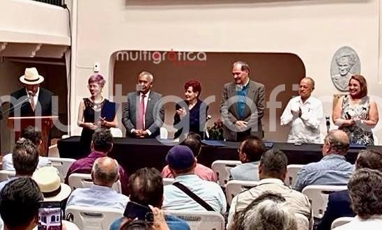 ?
ACOVER reconoce el periodismo con sentido humano de Angélica Cristiani.
