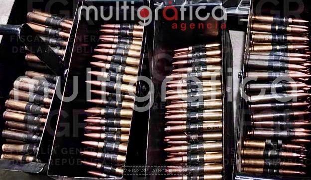 Aseguran mega arsenal en Tierra Blanca, Veracruz; decomisan 108 armas largas, 50 granadas y más de 51 mil cartuchos
