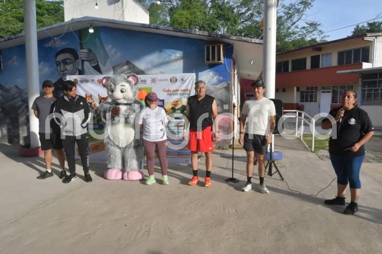 Fomentando un estilo de vida saludable, autoridades municipales participaron en carrera comunitaria 